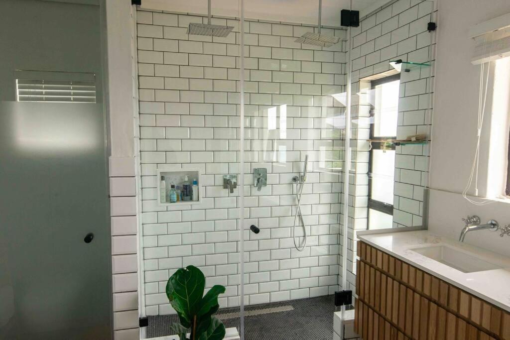 1 Waterkant Luxury Renovated 3 Bedroom House Holiday home De Kelders