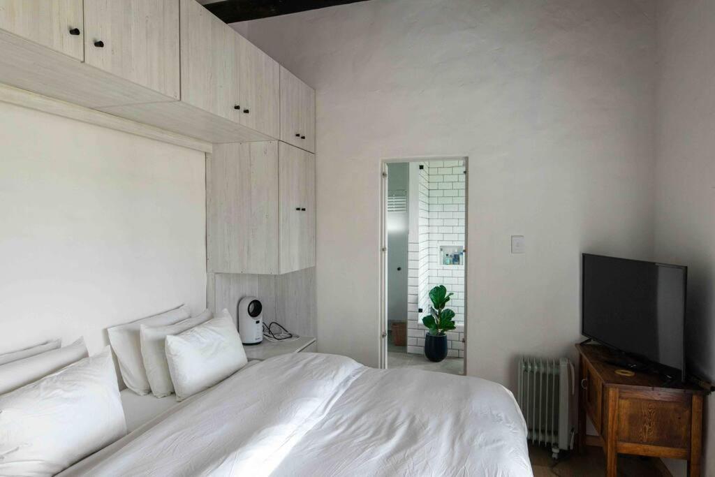 1 Waterkant Luxury Renovated 3 Bedroom House Holiday home De Kelders