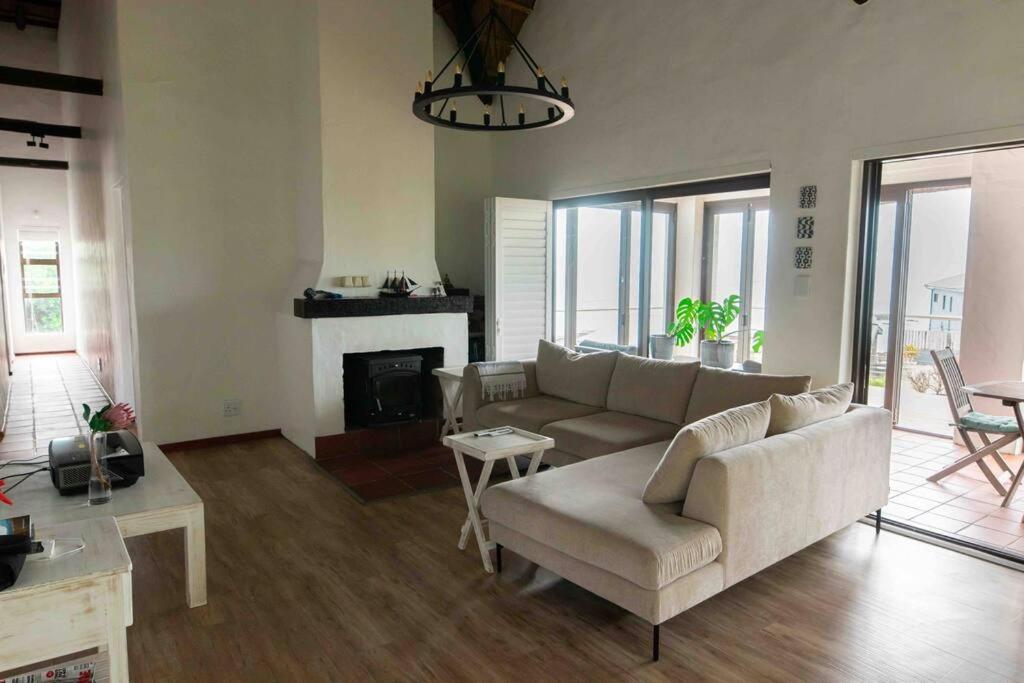 1 Waterkant Luxury Renovated 3 Bedroom House Holiday home