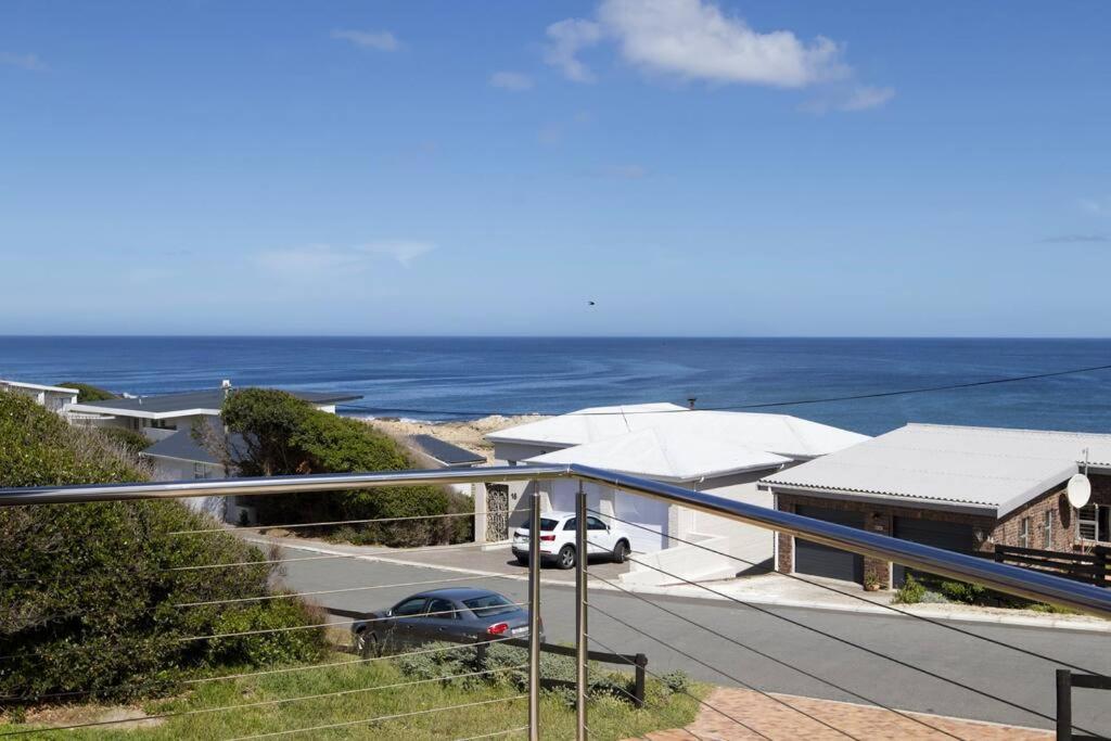 1 Waterkant Luxury Renovated 3 Bedroom House Holiday home De Kelders