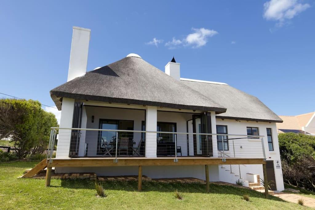 1 Waterkant Luxury Renovated 3 Bedroom House * De Kelders